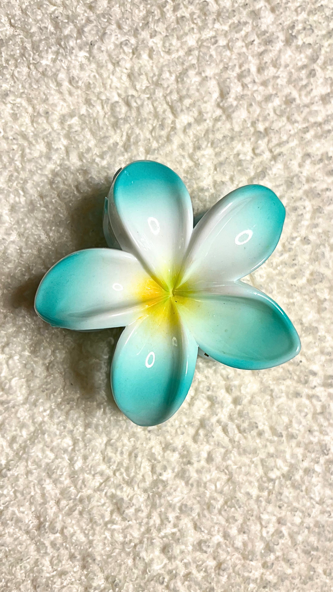 Pince à cheveux fleur bleu, blanche & cœur jaune